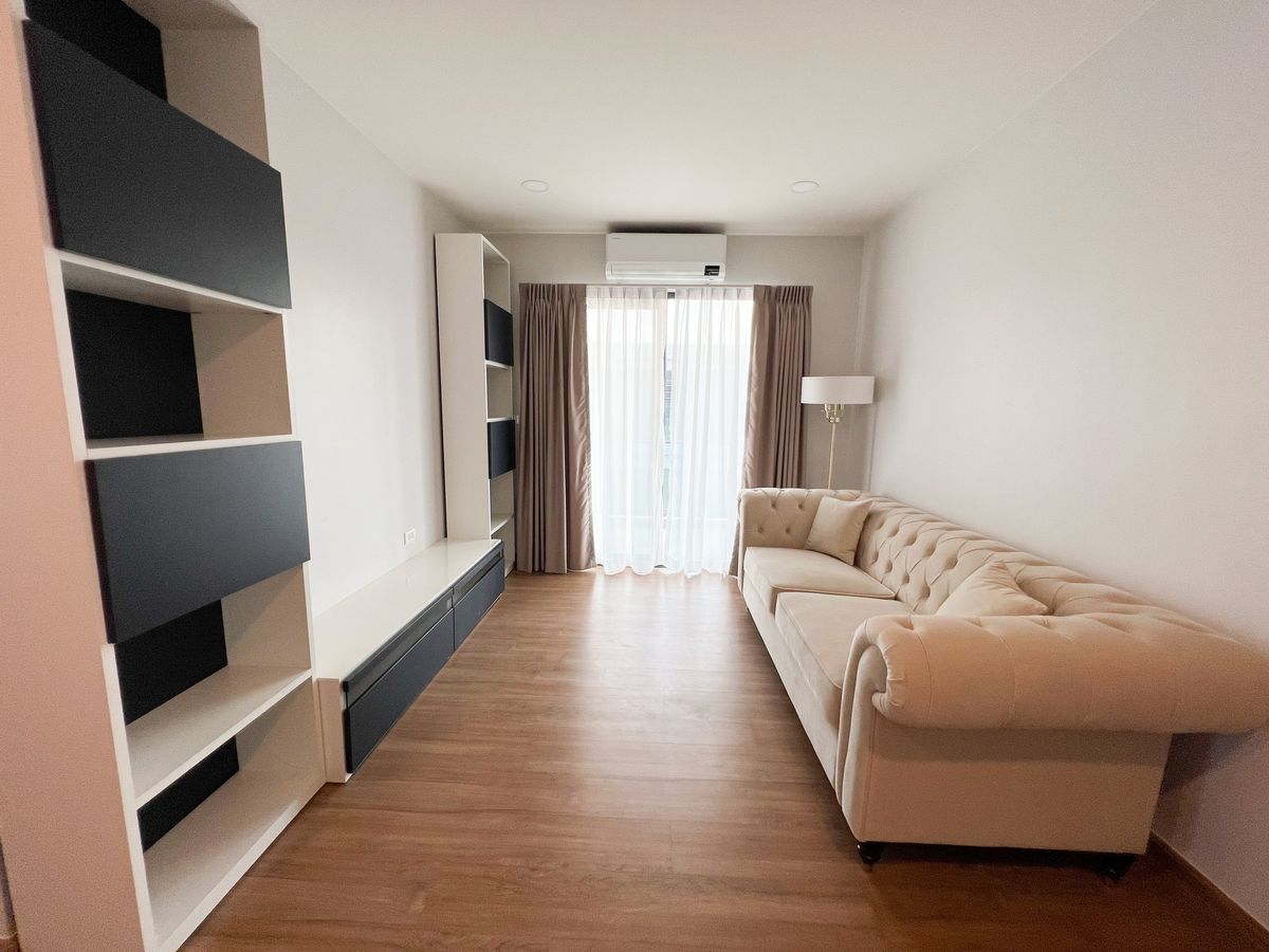 For RentHouseBangna, Bearing, Lasalle : 2 -storey detached house for rent, Bangna, luxury house, near Mega Bangna, convenient to travel near the expressway and international