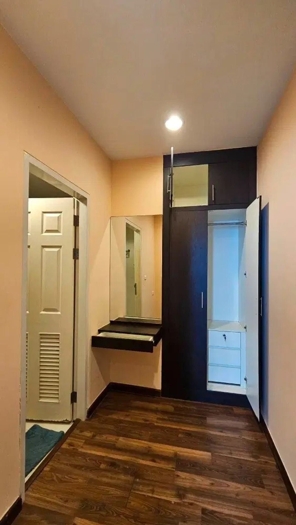 For SaleCondoRatchathewi,Phayathai : CHATHAI RAJCHAPRARON 60 SQ.M.Lase Add Line ID @806QPHGN O8415O5483