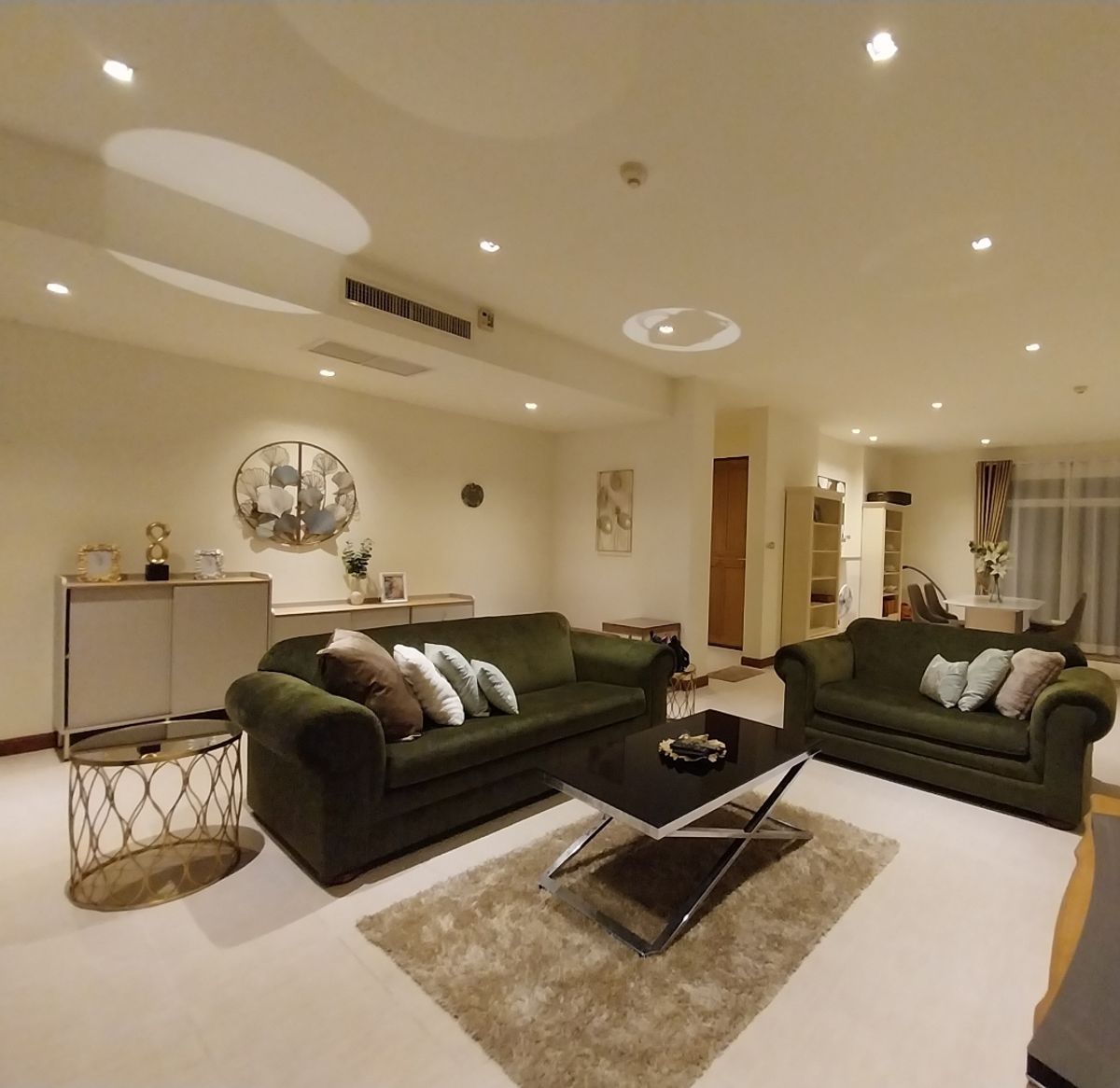 ขายคอนโดหัวหิน ประจวบคีรีขันธ์ : คอนโดหรู Hua Hin | 2 ห้องนอน 2 ห้องน้ำ 150 ตรม. ติดโรงแรม Sheraton• Hua Hin Blue Lagoon มุมสวย พร้อมสระว่ายน้ำส่วนตัว•
📞0994152664, 0803696366 