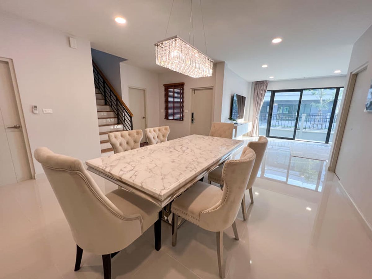 For RentHouseBangna, Bearing, Lasalle : 2 -storey detached house for rent, Bangna, luxury house, near Mega Bangna, convenient to travel near the expressway and international