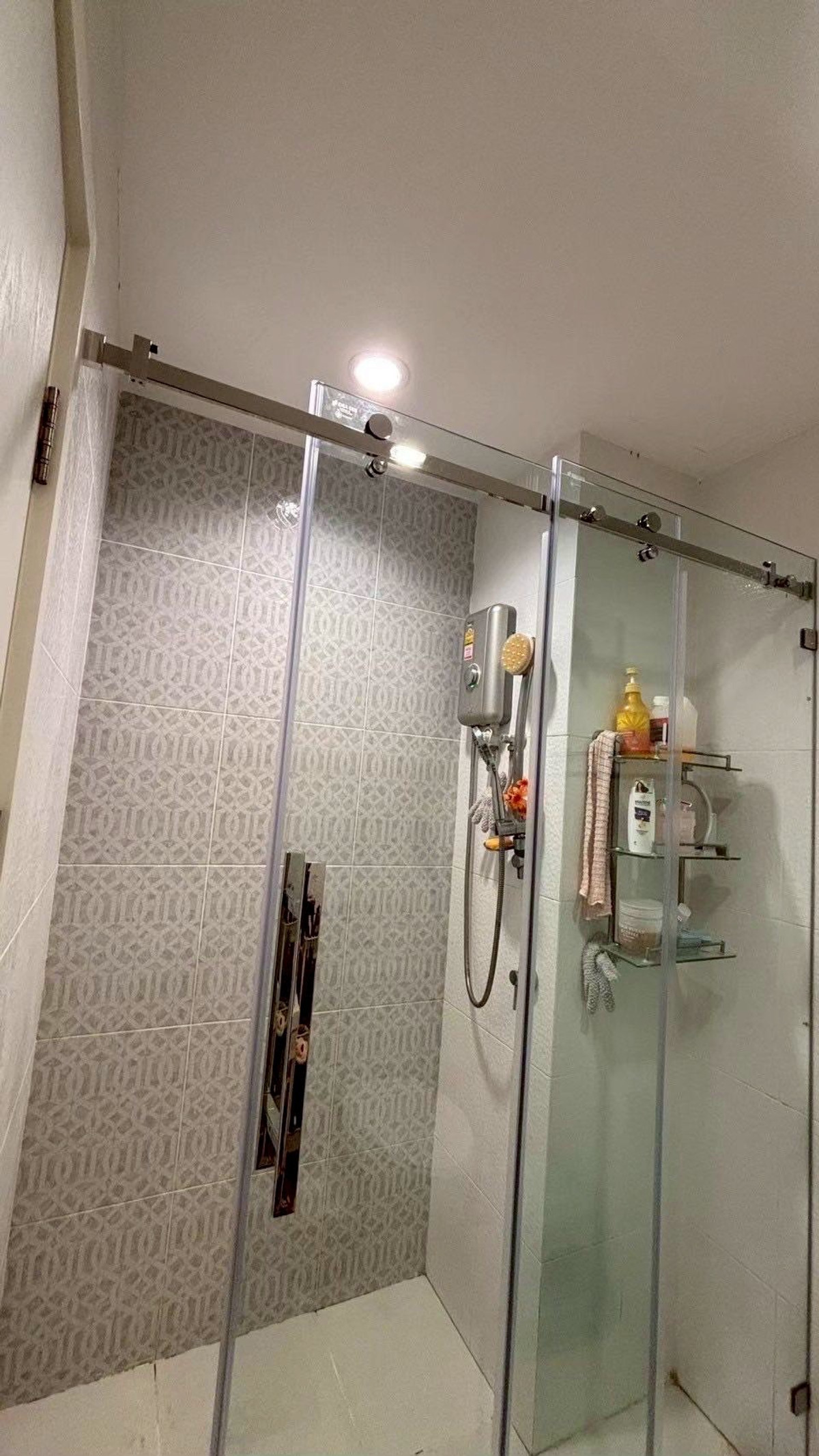 ให้เช่าคอนโดปิ่นเกล้า จรัญสนิทวงศ์ : 🔥ให้เช่า ธนา แอสโทเรีย🔥mrt บางยี่ขัน 250m🚆