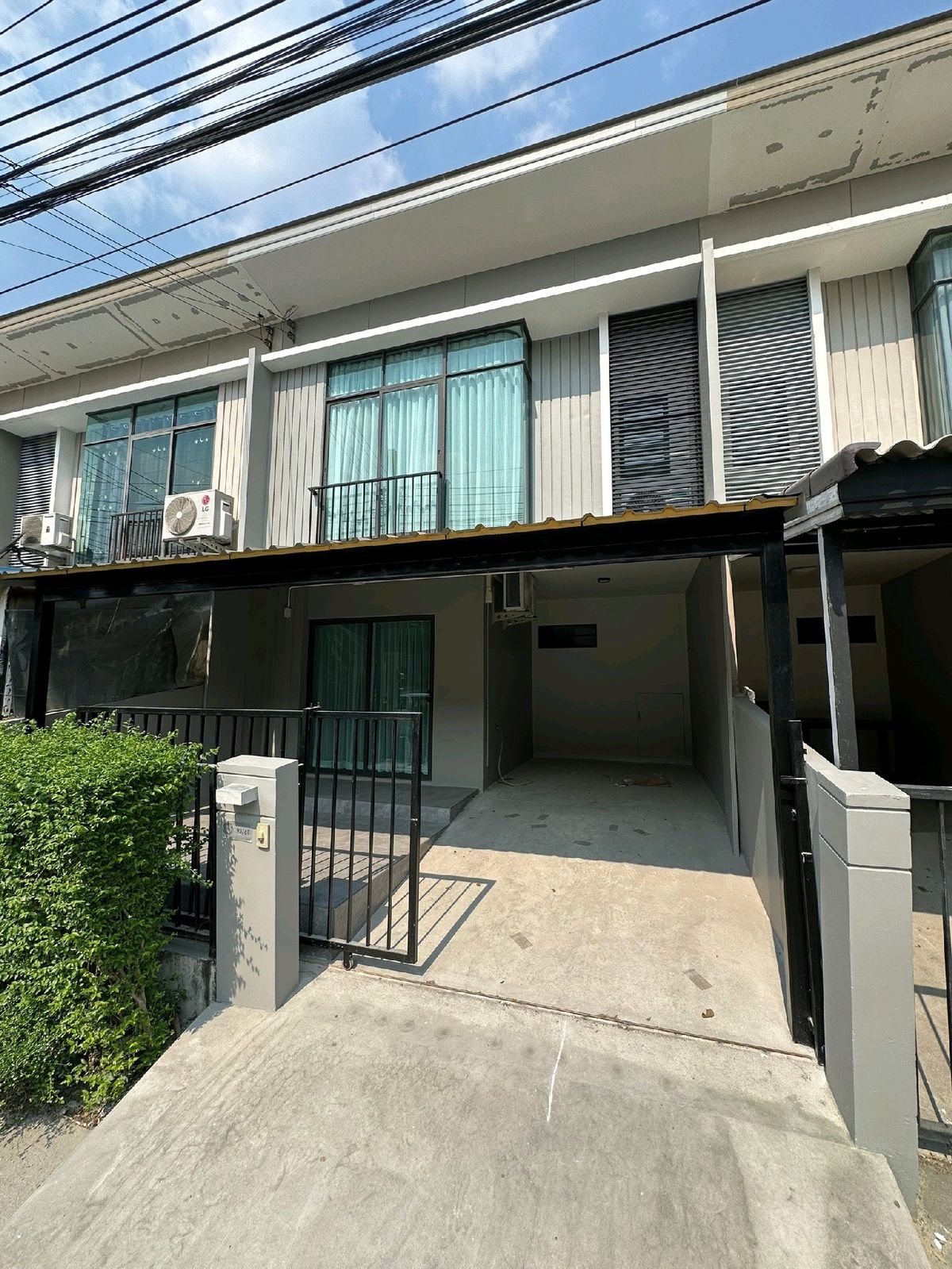 For SaleTownhomeChaengwatana, Muangthong : Urgent sale, 2 -story townhome attached to Robinson Srisan from PORDEE SPACE