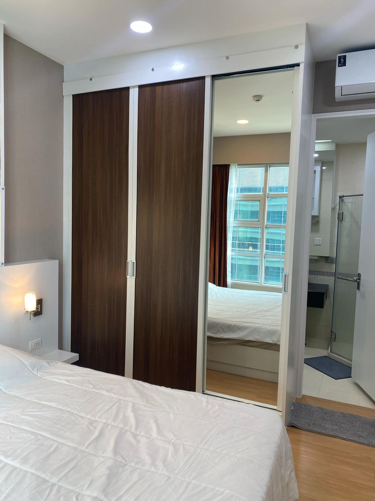 For SaleCondoRatchathewi,Phayathai : Condo for sale in the middle of Siam - Pathumwan near BTS Ratchathewi. Interested in negotiating @condobkk (with @) Code H32941