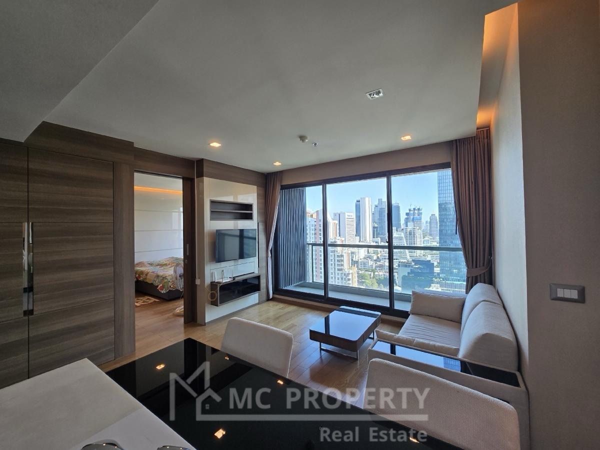 ขายคอนโดสาทร นราธิวาส : ที่อยู่ Sathorn 1 ห้องนอน 55sqm เค้าโครงที่ดีที่สุดในอาคาร 25fl ++ ขายเพียง 8.9mb กรุณาติดต่อ 0816878954