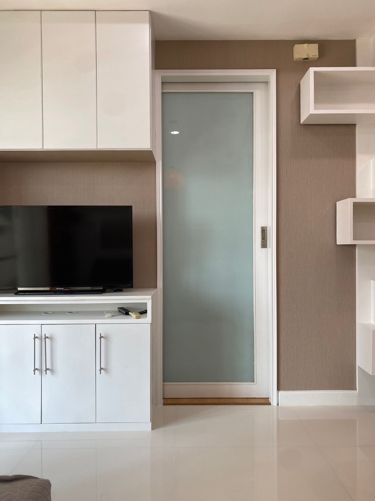 For SaleCondoRatchathewi,Phayathai : Condo for sale in the middle of Siam - Pathumwan near BTS Ratchathewi. Interested in negotiating @condobkk (with @) Code H32941