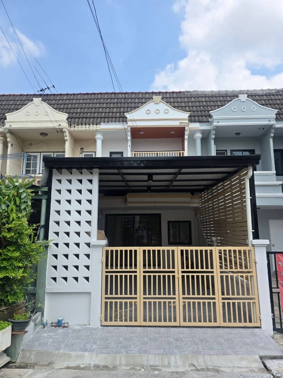 ขายทาวน์โฮมมีนบุรี-ร่มเกล้า : ขาย ทาวน์เฮ้าส์ 16 ตร.ว. หมู่บ้านอัญชลี 
