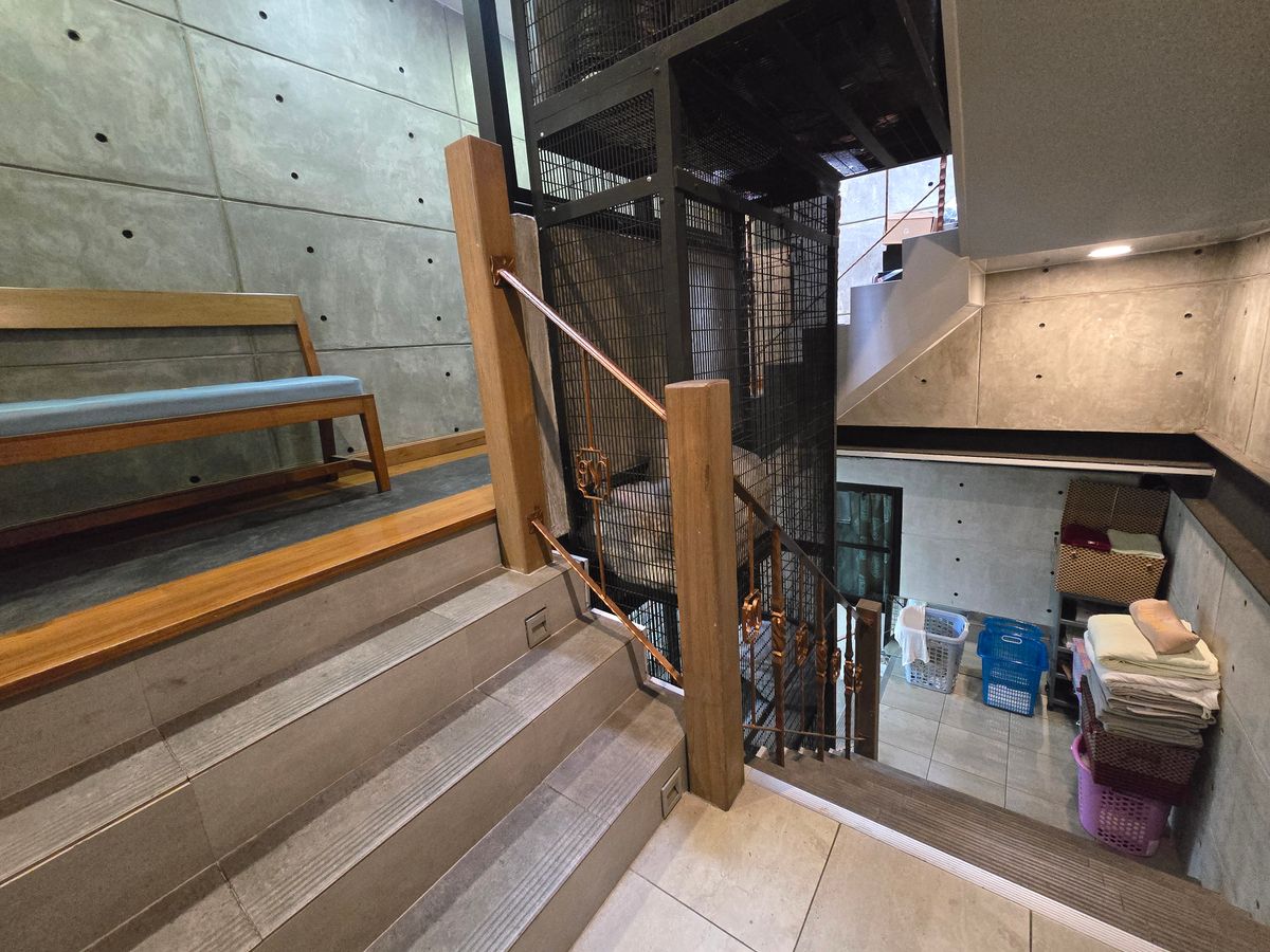 For SaleShop HouseKasetsart, Ratchayothin : Building / selling beauty clinic, MRT Lat Phrao, Ratchadaphisek Road, size 60 sq.m., 5 floors