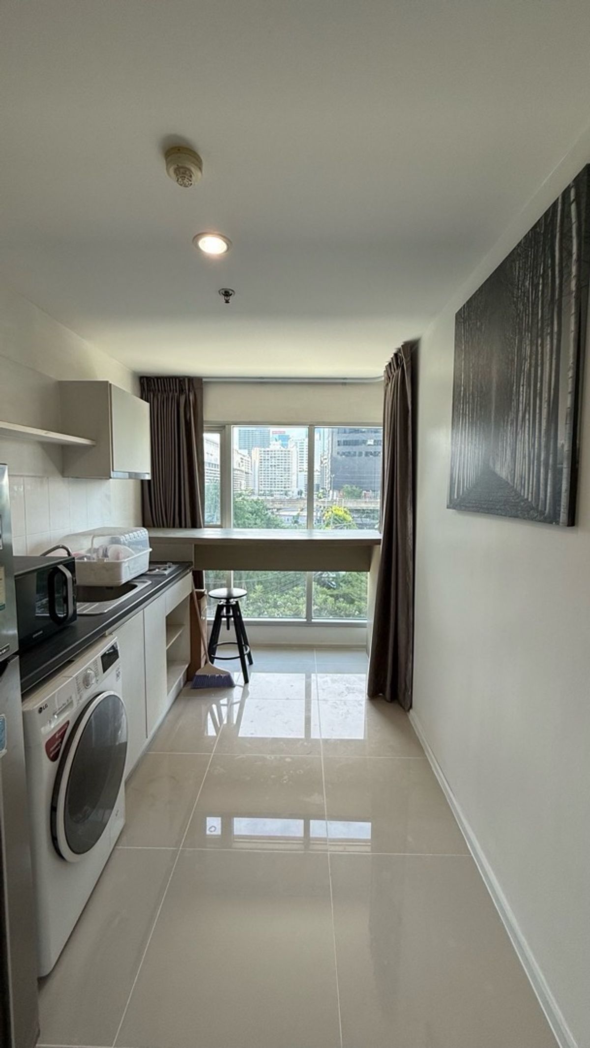 ขายคอนโดพระราม 9 เพชรบุรีตัดใหม่ RCA : Low price 83,000 /Sqm Welcome  Agent  1 bed 39.39 Sqm !! 3,290,000 (share com)
