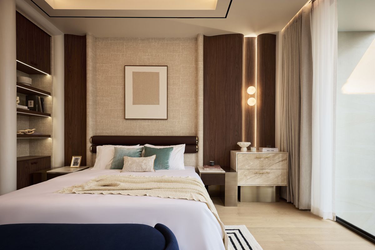 ขายบ้านสุขุมวิท อโศก ทองหล่อ : ขายด่วน บ้านเดี่ยว 3ชั้น สระว่ายน้ำแบบ Overflow Pool เฟอร์นิเจอร์ตกแต่งสไตล์เรียบหรู คอร์ทยาร์ดกลางบ้านขนาดใหญ่ เดินทางสะดวก ใกล้ เอกมัย-ทองหล่อ