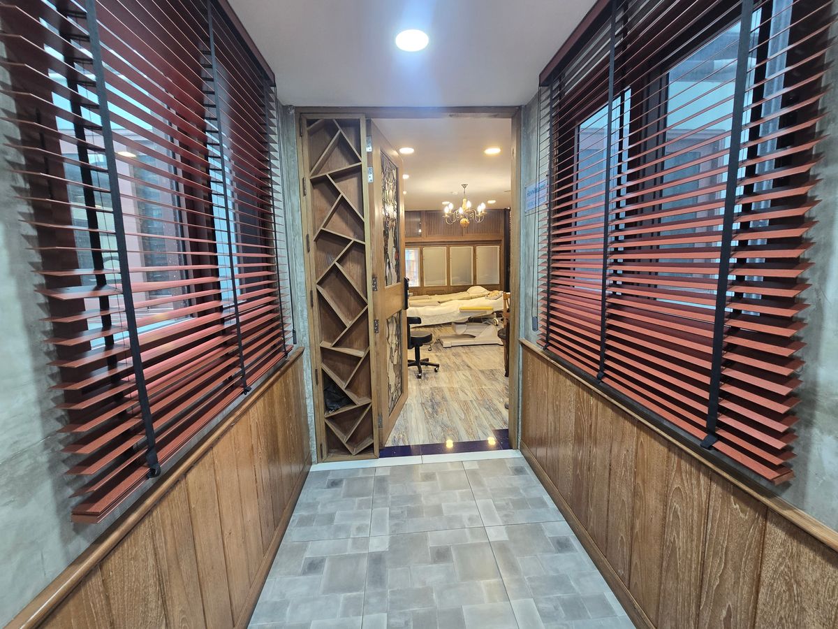 For SaleShop HouseKasetsart, Ratchayothin : Building / selling beauty clinic, MRT Lat Phrao, Ratchadaphisek Road, size 60 sq.m., 5 floors