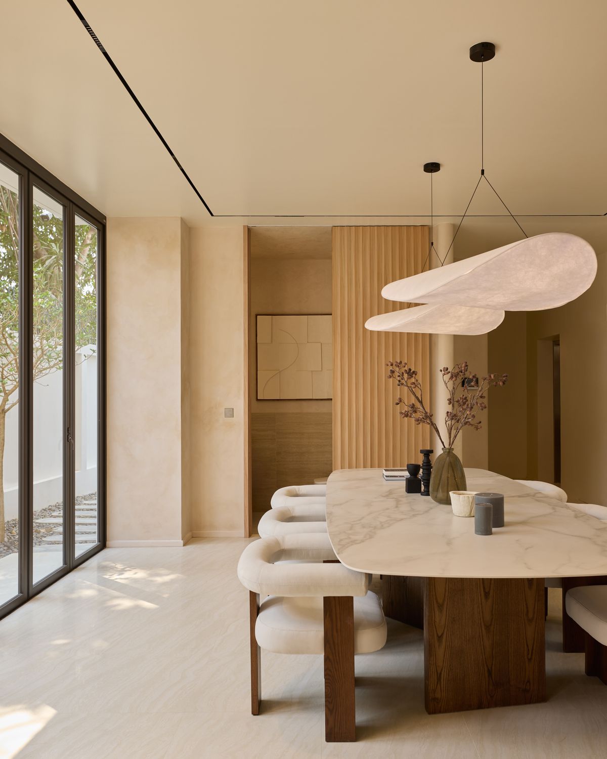 ขายบ้านสุขุมวิท อโศก ทองหล่อ : ขายด่วน บ้านเดี่ยว 3ชั้น สระว่ายน้ำแบบ Overflow Pool เฟอร์นิเจอร์ตกแต่งสไตล์เรียบหรู คอร์ทยาร์ดกลางบ้านขนาดใหญ่ เดินทางสะดวก ใกล้ เอกมัย-ทองหล่อ