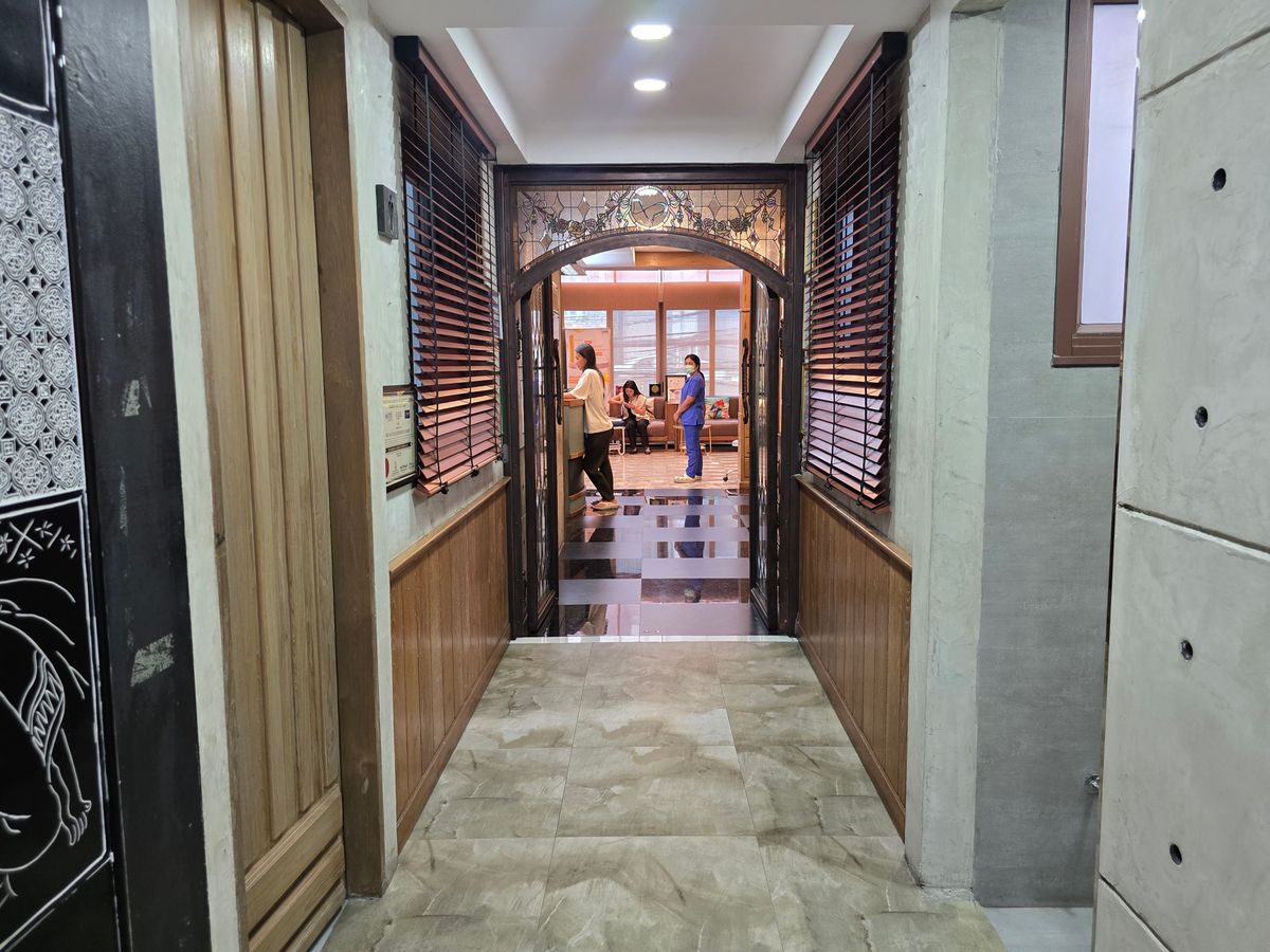 For SaleShop HouseKasetsart, Ratchayothin : Building / selling beauty clinic, MRT Lat Phrao, Ratchadaphisek Road, size 60 sq.m., 5 floors