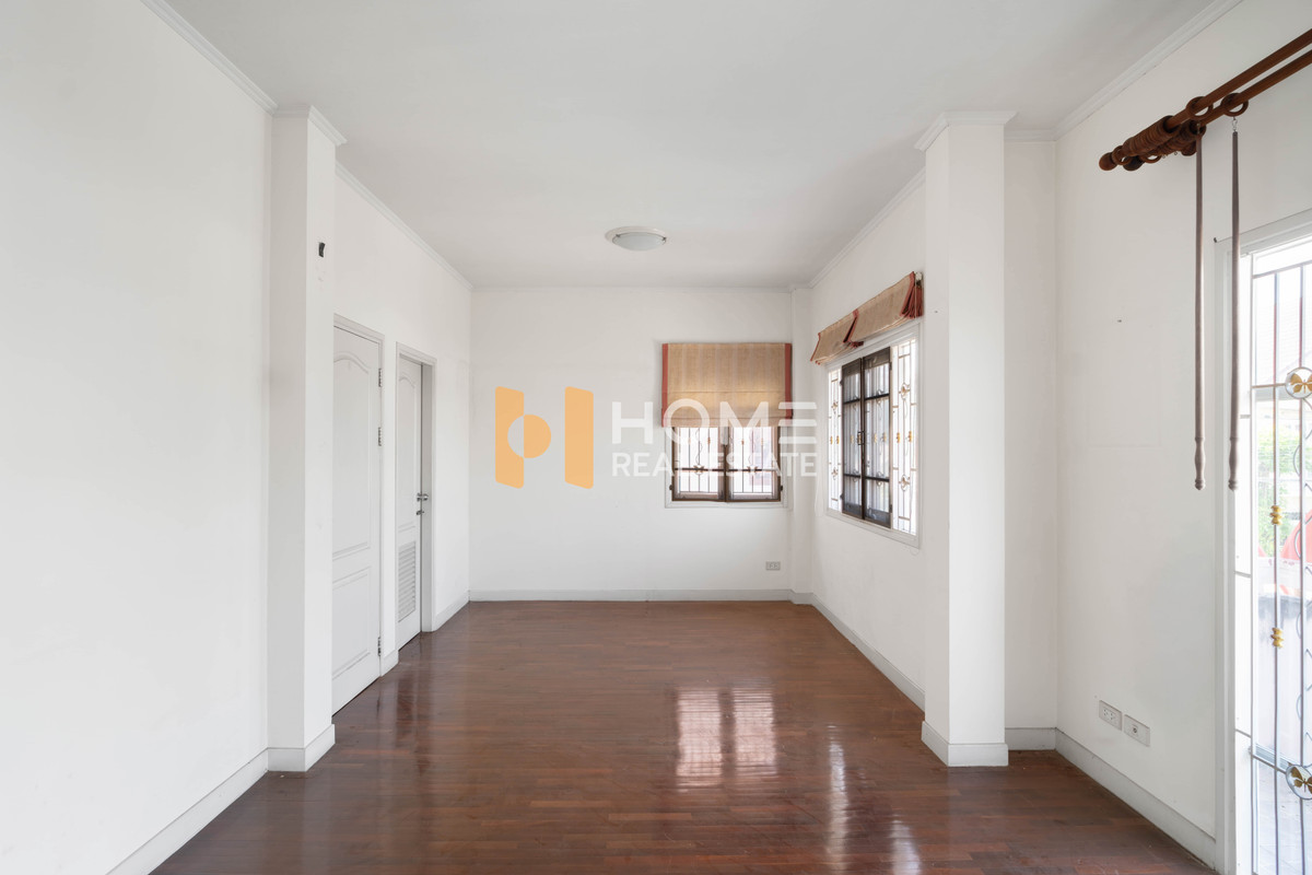 ขายบ้านมีนบุรี-ร่มเกล้า : บ้านทิศมงคล ✨ พาร์คเวย์ ชาเล่ต์ รามคำแหง / 3 ห้องนอน (ขาย), Parkway Chalet Ramkhamhaeng / 3 Bedrooms (FOR SALE) AA291