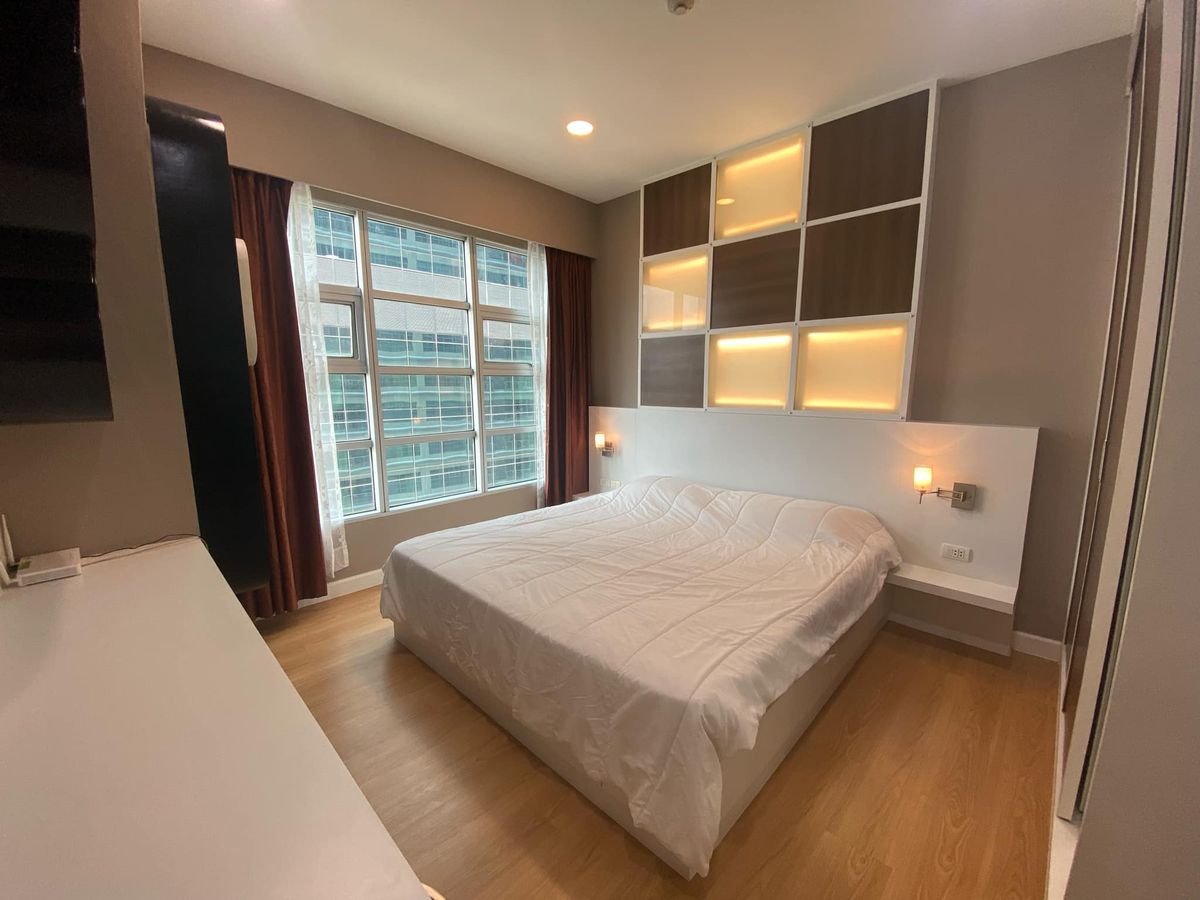 For SaleCondoRatchathewi,Phayathai : Condo for sale in the middle of Siam - Pathumwan near BTS Ratchathewi. Interested in negotiating @condobkk (with @) Code H32941