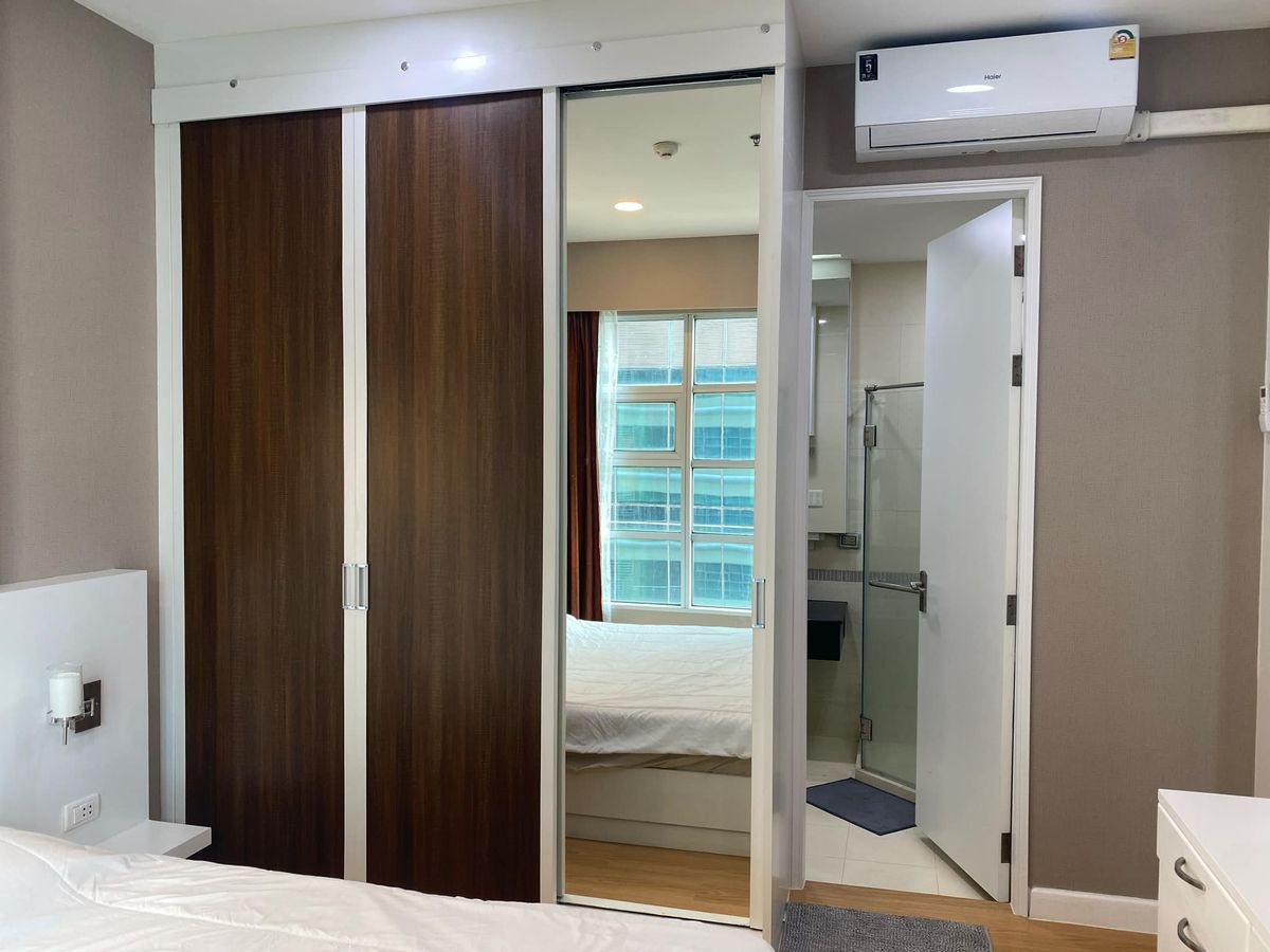 For SaleCondoRatchathewi,Phayathai : Condo for sale in the middle of Siam - Pathumwan near BTS Ratchathewi. Interested in negotiating @condobkk (with @) Code H32941