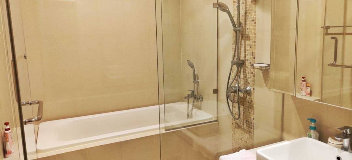 For RentCondoRama9, Petchburi, RCA : !! Beautiful room for rent a condo Q asoke near MRT Phetchaburi