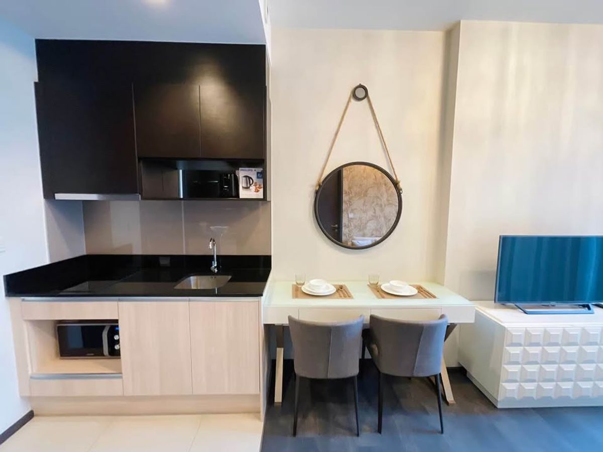 ให้เช่าคอนโดสุขุมวิท อโศก ทองหล่อ : คอนโด Edge Sukhumvit 23 ห้องสวย เฟอร์นิเจอร์ครบ พร้อมเช่าอยู่