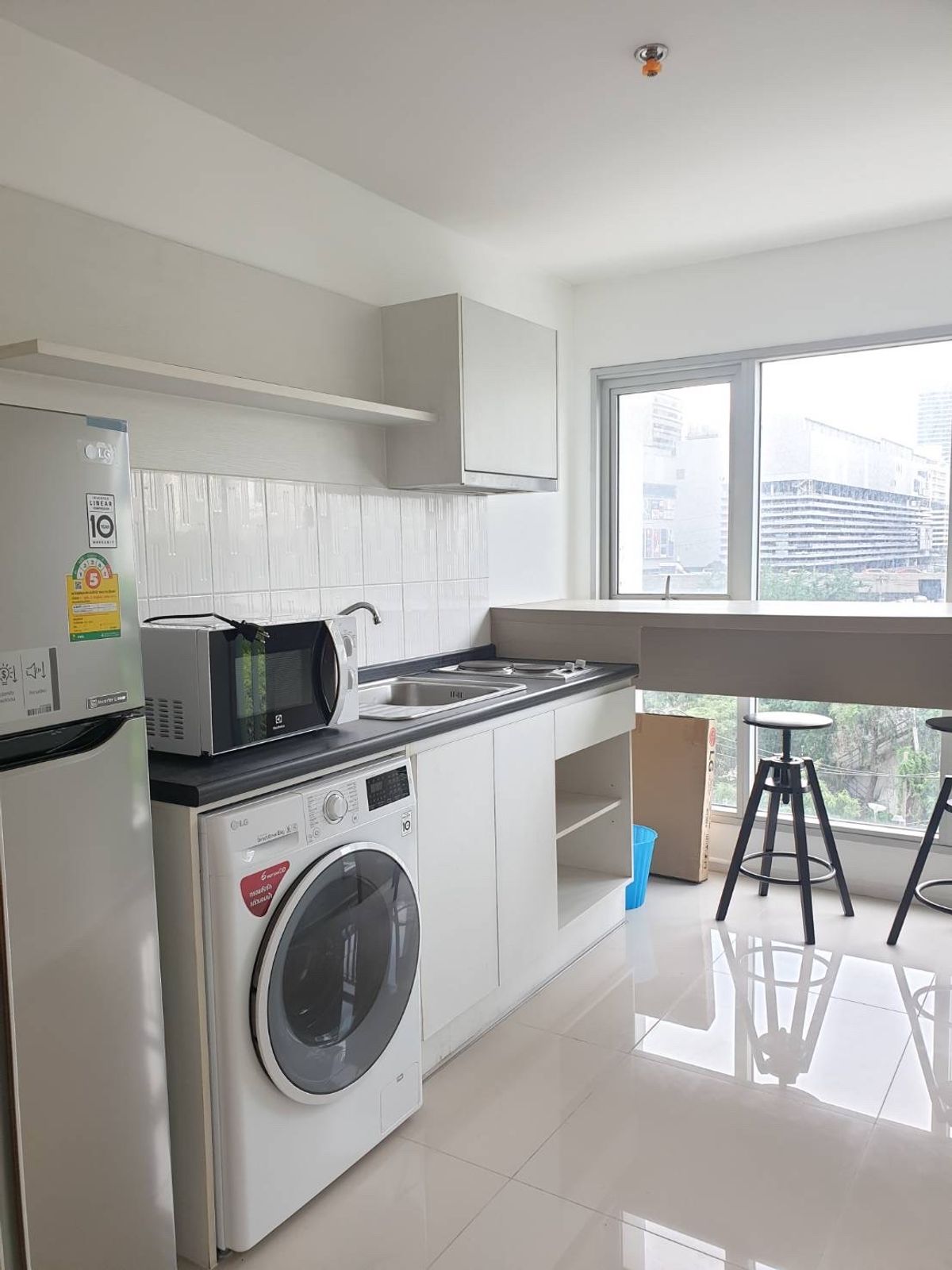 ขายคอนโดพระราม 9 เพชรบุรีตัดใหม่ RCA : Low price 83,000 /Sqm Welcome  Agent  1 bed 39.39 Sqm !! 3,290,000 (share com)