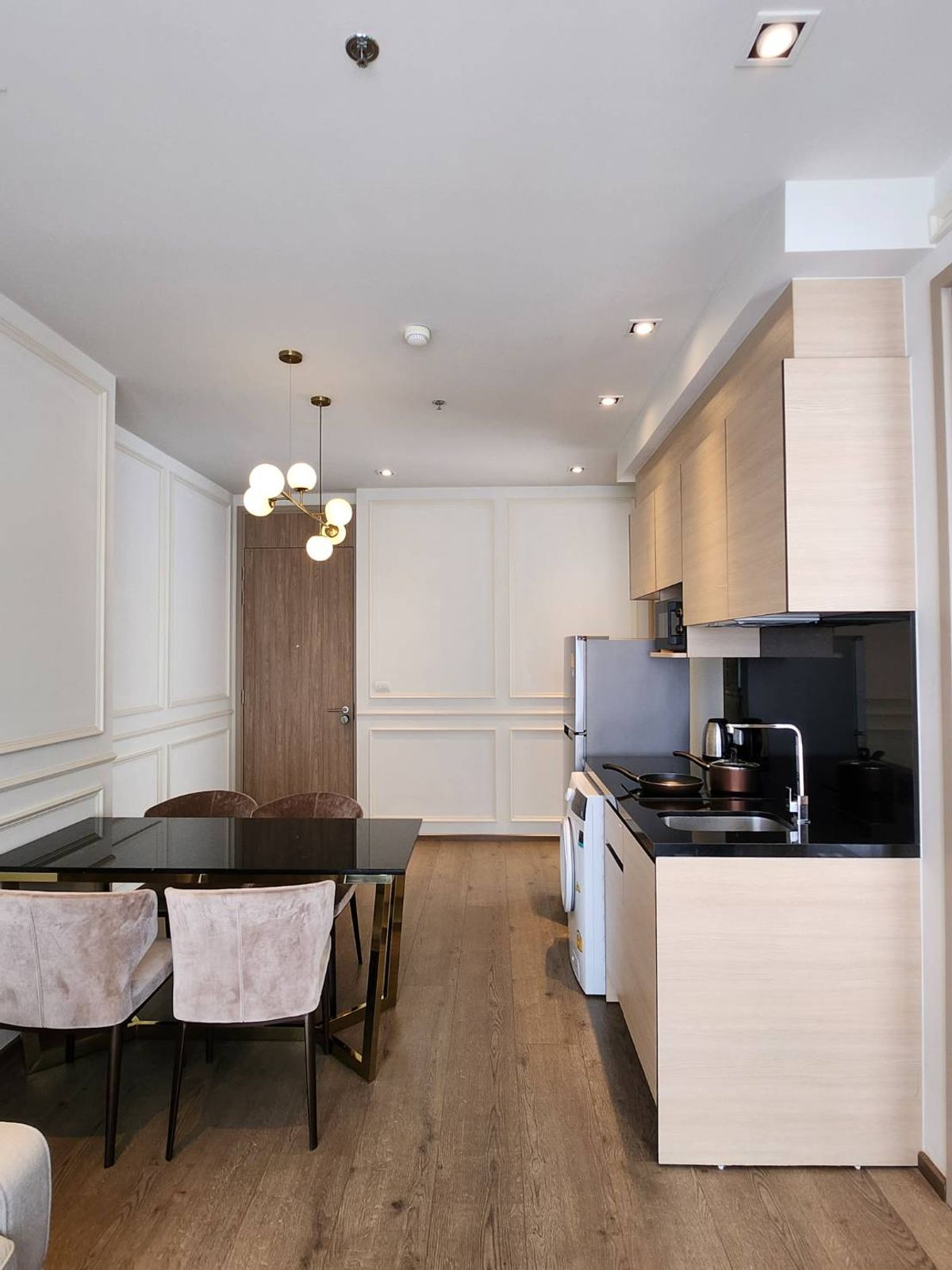 ให้เช่าคอนโดสุขุมวิท อโศก ทองหล่อ : คอนโด Park 24 ห้องสวย เฟอร์นิเจอร์ครบ พร้อมเช่าอยู่