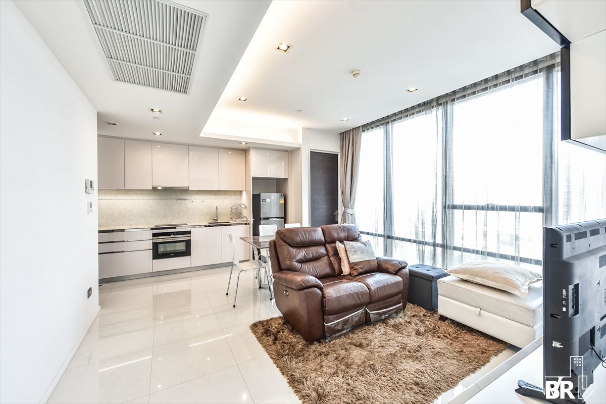 ขายคอนโดสาทร นราธิวาส : วิวแม่น้ำ ชั้นสูง ! The Bangkok Sathorn 1 ห้องนอน 61 ตรม. ราคา 13.29 MB สนใจติดต่อ 065-242-6835 คุณกิ๊ฟ