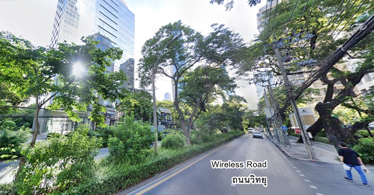 For RentRetail SpaceWitthayu, Chidlom, Langsuan, Ploenchit : Rental area 180 sqm. Floor, building next to the radio road