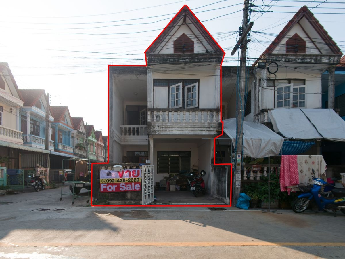ขายทาวน์โฮมศรีราชา แหลมฉบัง บ้านบึง : ขายทาวน์เฮาส์หัวมุม ทุ่งสุขลา แหลมฉบัง ศรีราชา พร้อมผู้เช่า ปล่อยเช่าง่าย ทำเลดี ใกล้นิคมฯ และแหล่งชุมชน บ้าน 2 ชั้น 3 ห้องนอน 2 ห้องน้ำ พื้นที่ 19 ตร.ว. เดินทางสะดวก ใกล้ถนนใหญ่