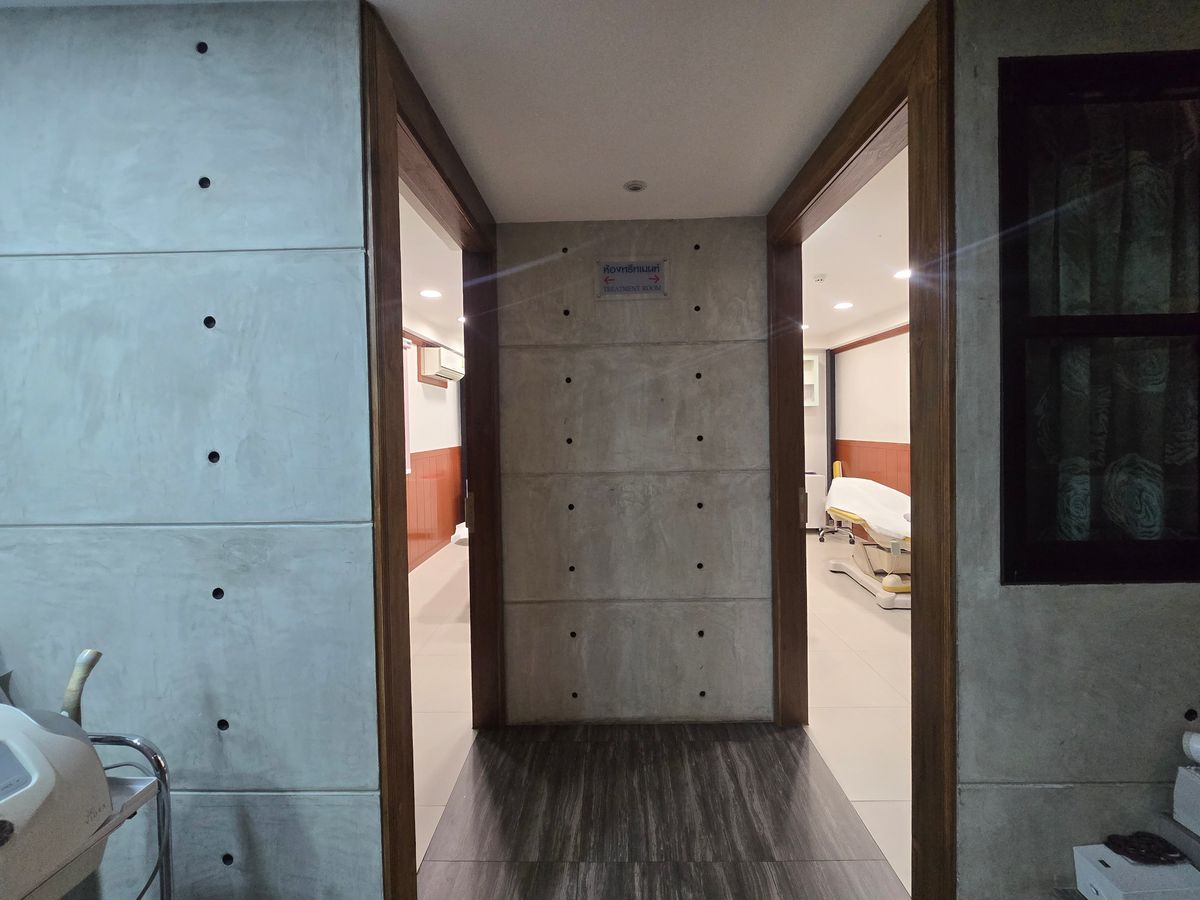 For SaleShop HouseKasetsart, Ratchayothin : Building / selling beauty clinic, MRT Lat Phrao, Ratchadaphisek Road, size 60 sq.m., 5 floors