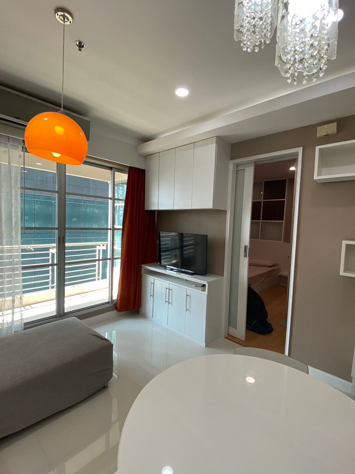 For SaleCondoRatchathewi,Phayathai : Condo for sale in the middle of Siam - Pathumwan near BTS Ratchathewi. Interested in negotiating @condobkk (with @) Code H32941