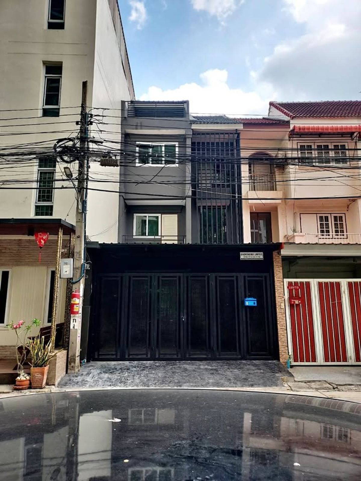 For RentShop HouseSukhumvit, Asoke, Thonglor : Building 4, 3rd bedroom, 3 bathrooms, Soi Watchachiratham, Satit, Sukhumvit area 101