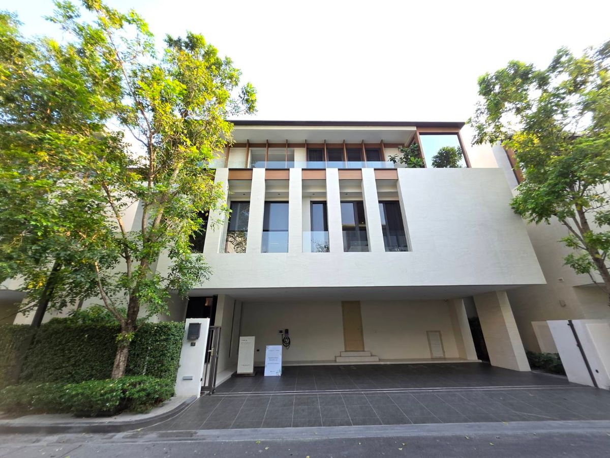 ขายบ้านพัฒนาการ ศรีนครินทร์ : Park Heritage Pattanakarn: 75sqwah 568.26sqm. 4bed 6bath 64,500,000 Am: 0656199198
