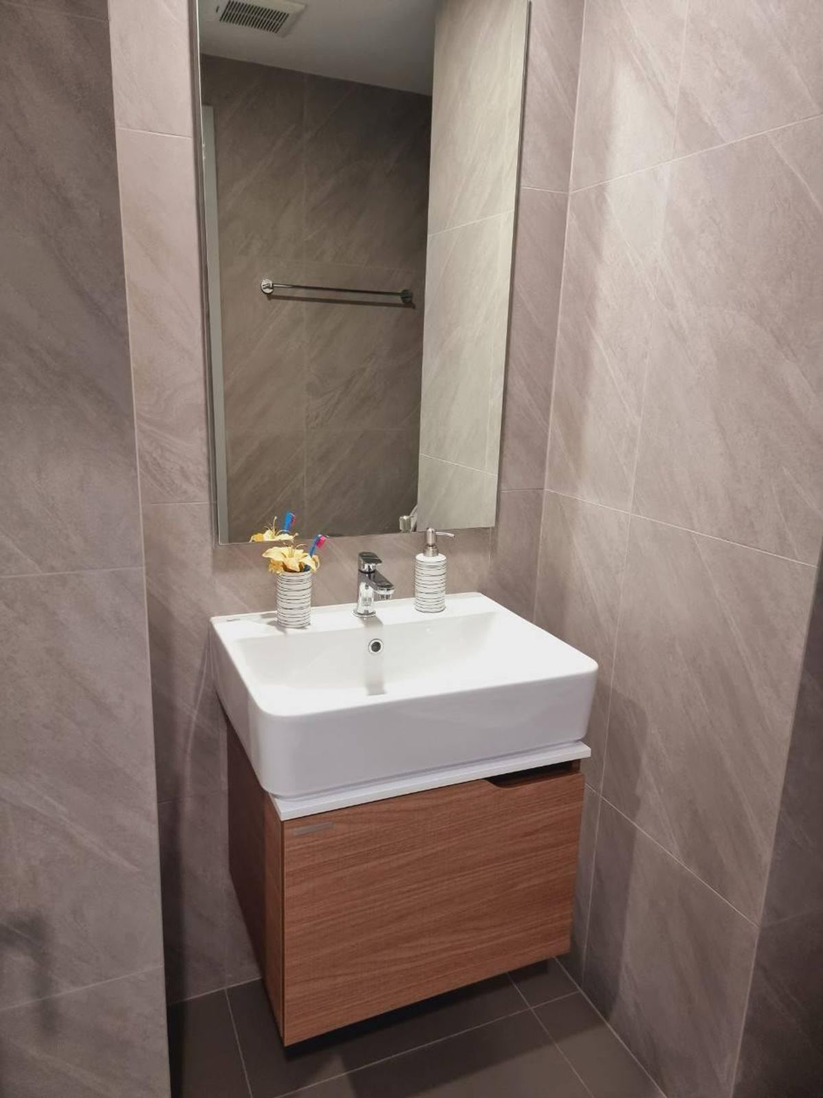 ให้เช่าคอนโดสยาม จุฬา สามย่าน : Ideo Chula Samyan【𝐑𝐄𝐍𝐓】🔥สไตล์โมเดิร์นสุดเท่ ใจกลางสามย่าน บิ้วอินครบครัน เหมาะกับชีวิตคนเมือง🔥 ติดต่อไลน์ไอดี: @hacondo