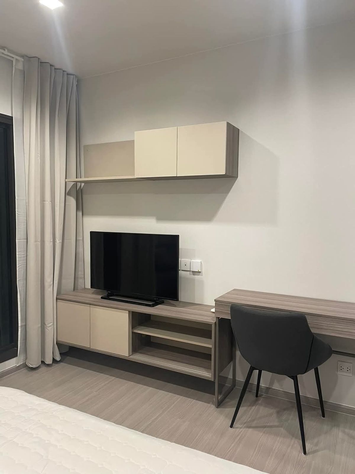 ให้เช่าคอนโดท่าพระ ตลาดพลู วุฒากาศ : OMG1352  < ว่าง 1 เมษา 69 >  สตูดิโอสวย ให้เช่า [ ไลฟ์ สาทร เซียร์รา ]