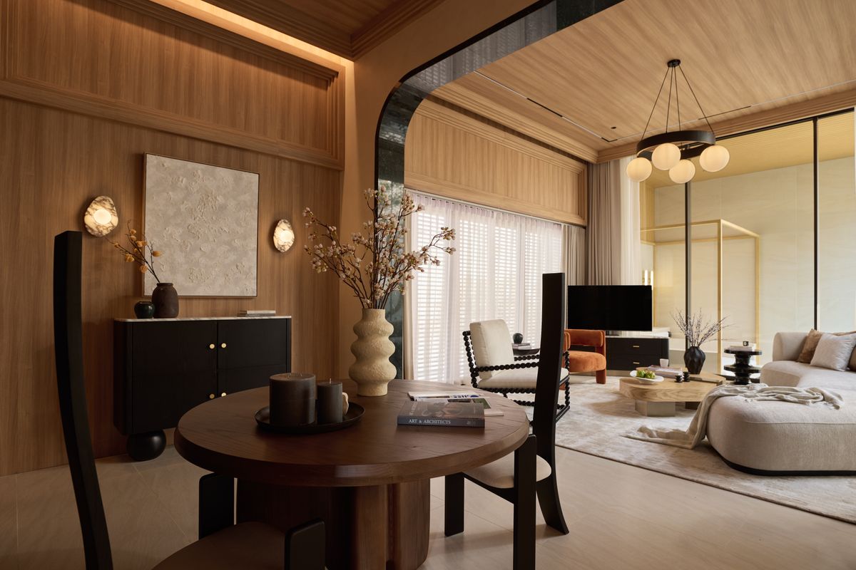 ขายบ้านสุขุมวิท อโศก ทองหล่อ : ขายด่วน บ้านเดี่ยว 3ชั้น สระว่ายน้ำแบบ Overflow Pool เฟอร์นิเจอร์ตกแต่งสไตล์เรียบหรู คอร์ทยาร์ดกลางบ้านขนาดใหญ่ เดินทางสะดวก ใกล้ เอกมัย-ทองหล่อ