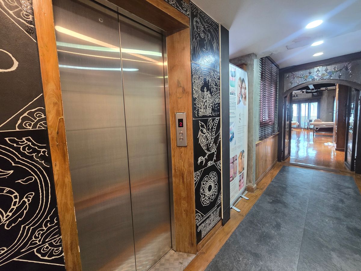 ขายอาคารพาณิชย์เกษตรศาสตร์ รัชโยธิน : ขายตึก 7 ชั้น ติด MRT ลาดพร้าว ถนนรัชดาภิเษก ขนาด 60 ตรว. 