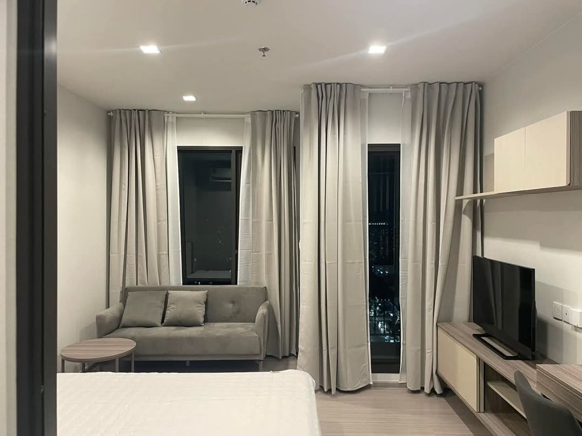 For RentCondoThaphra, Talat Phlu, Wutthakat : OMG1352  [ Life Sathorn Sierra ]  Fully furnished Studio unit - for RENT  1-Apr-26
