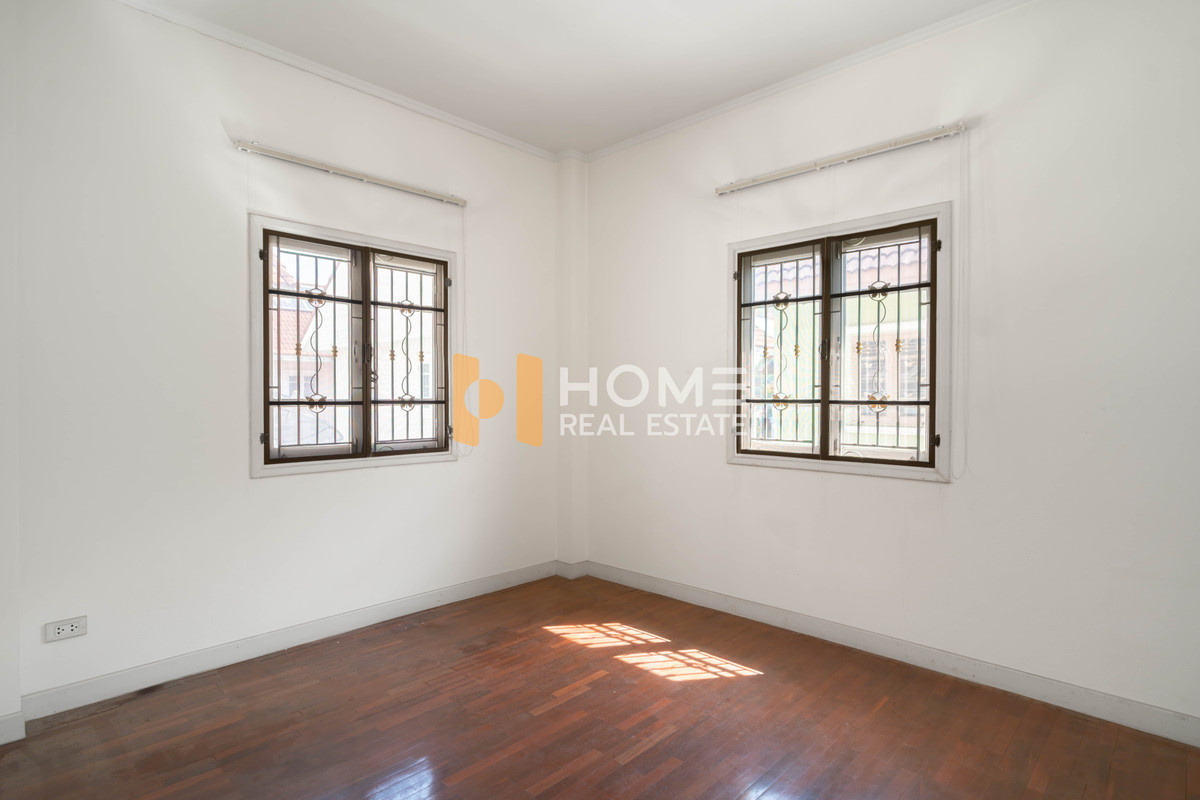 ขายบ้านมีนบุรี-ร่มเกล้า : บ้านทิศมงคล ✨ พาร์คเวย์ ชาเล่ต์ รามคำแหง / 3 ห้องนอน (ขาย), Parkway Chalet Ramkhamhaeng / 3 Bedrooms (FOR SALE) AA291