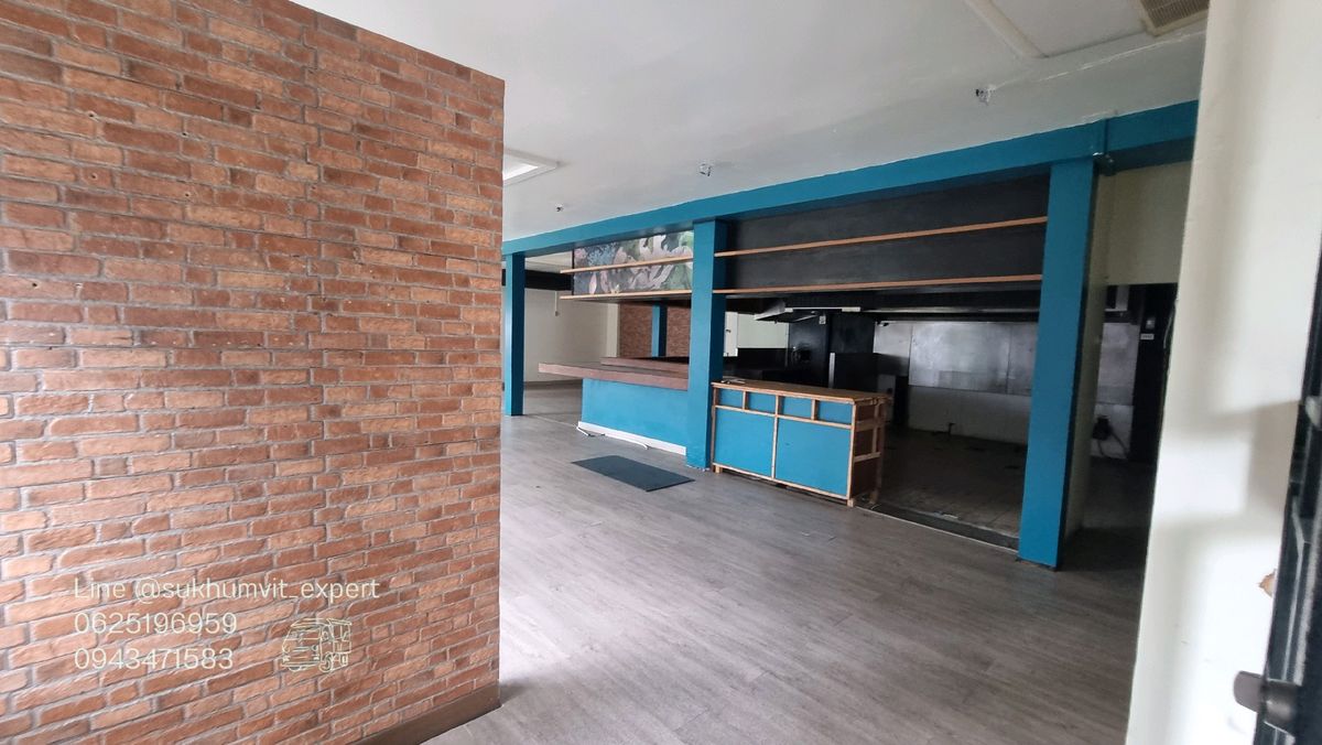 For RentRetail SpaceSukhumvit, Asoke, Thonglor : Thonglor for rent at 144 sqm. 180,000 baht, 2nd floor, suitable for restaurants, shops, showrooms in the area of ​​Thonglor.