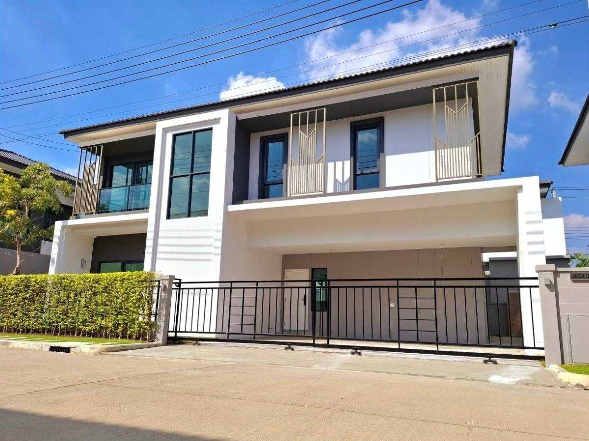 For RentHouseNawamin, Ramindra : 2 -storey detached house for rent, Pyve Ramintra - Wongwaen Project, Pave Ramin Inthra - The new house ring has never been in. No furniture The front of the house There is a privacy near the expressway near the Pink Line, Khubon Station.