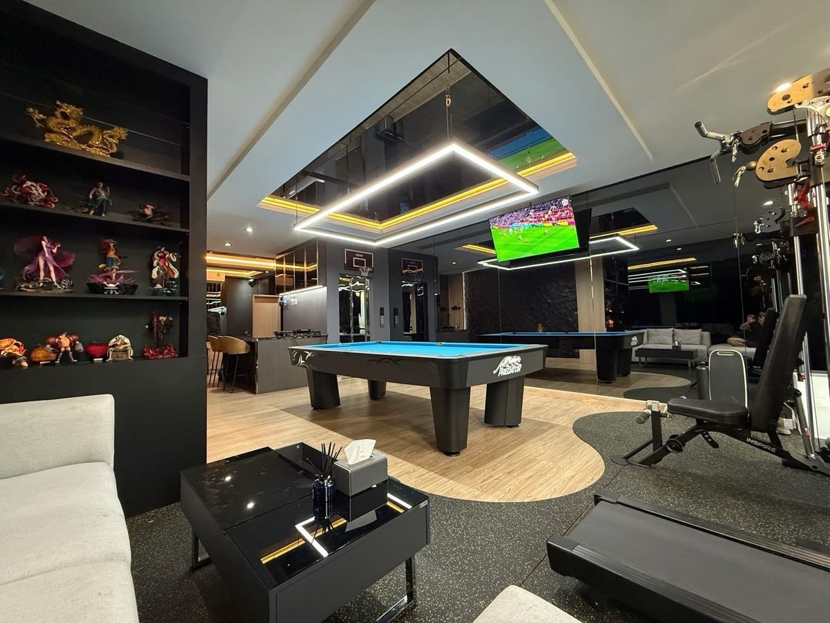 ขายทาวน์โฮมลาดพร้าว101 แฮปปี้แลนด์ : ขายพร้อมผู้เช่า กรกฏาคม 2569
ทาวน์โฮม เธอ ลาดพร้าว 93 ตกแต่งจัดเต็ม พร้อมลิฟต์ส่วนตัว อ่างจากุชชี่ Outdoor เฟอร์นิเจอร์ และเครื่องใช้ไฟฟ้า Hi-End เหมาะสำหรับครอบครัวขนาด กลาง-ใหญ่ ทำเลใจกลางเมือง ใกล้ BTS ลาดพร้าว 83