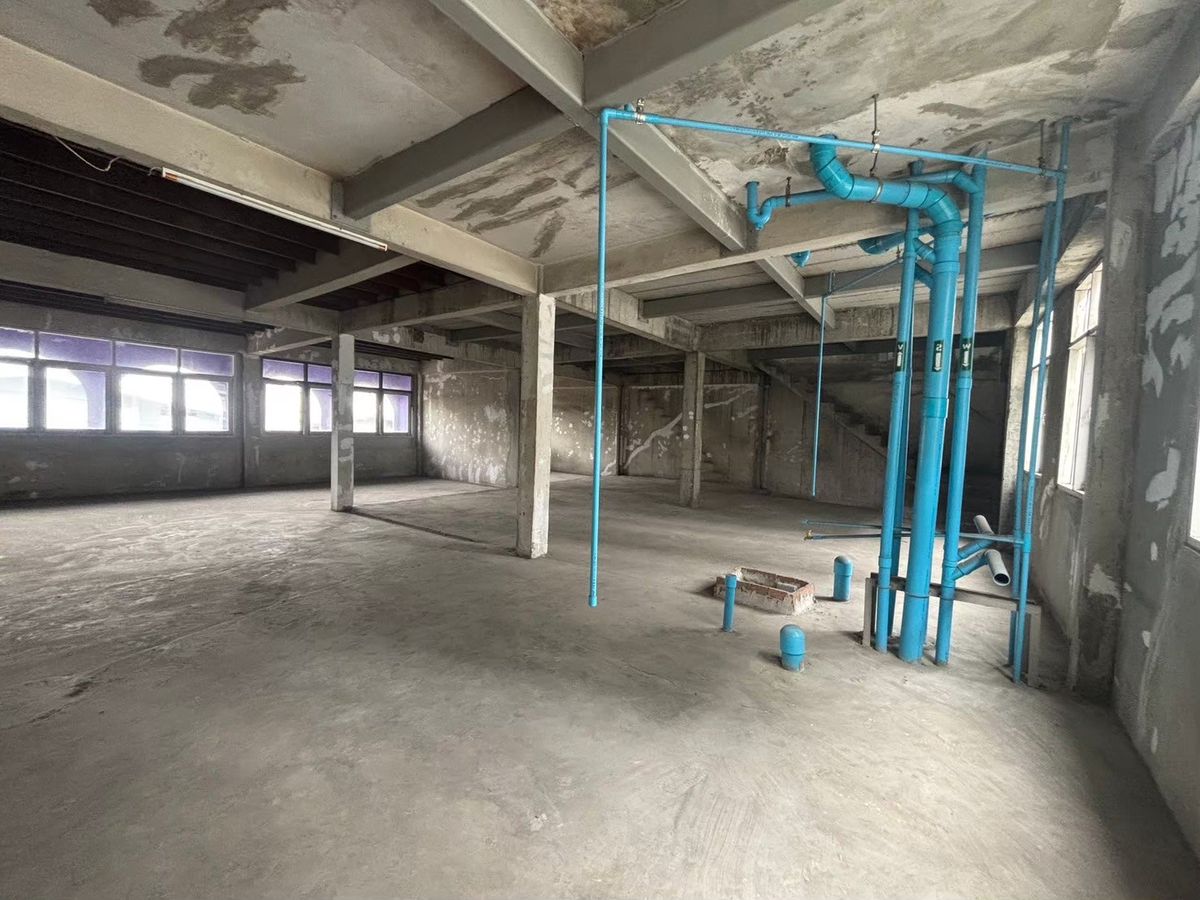 ให้เช่าอาคารพาณิชย์ลาดพร้าว เซ็นทรัลลาดพร้าว : ให้เช่า ตึกแถวลาดพร้าว 3 ชั้น 4 คูหา ตีทะลุทุกชั้น ให้เช่า สามารถดัดแปลง ทำอะไรได้หลายอย่าง ด้านหลังมีที่จอดรถ