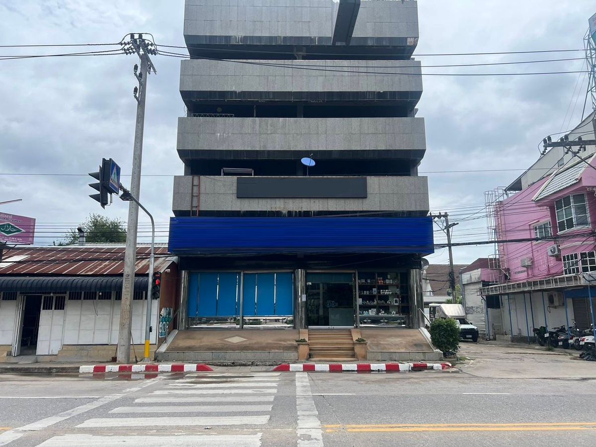 ให้เช่าอาคารพาณิชย์เชียงใหม่ : ออฟฟิศ - สำนักงาน - โชว์รูม ให้เช่าบนถนนช้างคลาน อำเภอเมืองเชียงใหม่