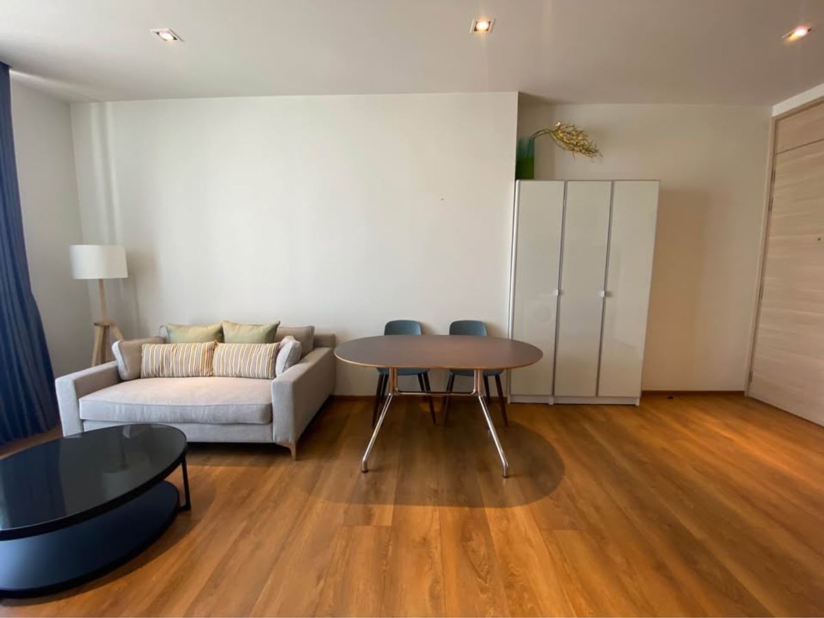 ให้เช่าคอนโดสุขุมวิท อโศก ทองหล่อ : คอนโด Park 24 ห้องสวย เฟอร์นิเจอร์ครบ พร้อมเช่าอยู่