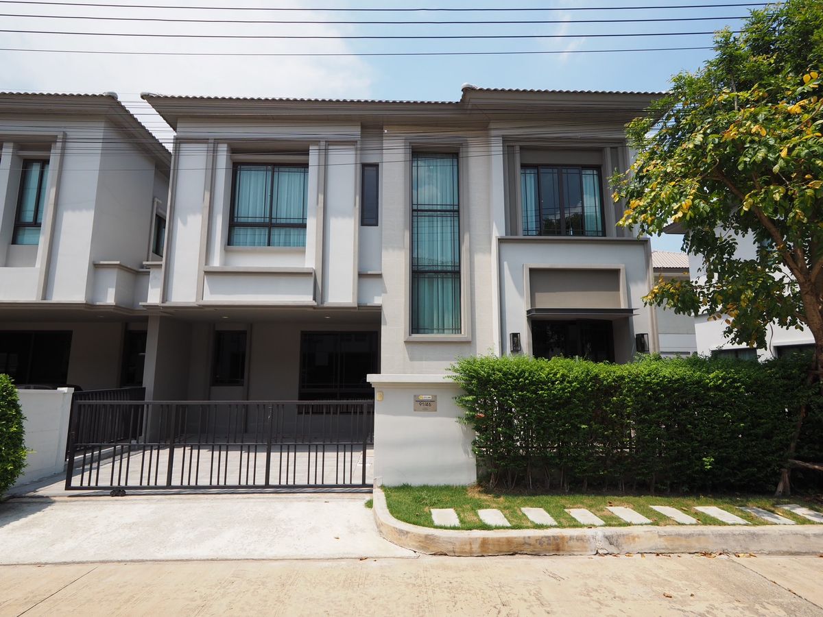 ขายบ้านปทุมธานี รังสิต ธรรมศาสตร์ : ขายด่วน บ้านแกรนด์พลีโน พหลโยธิน-รังสิต 40.7 ตรว. 3 นอน 4 น้ำ built in ตกแต่งสวย ใกล้ฟิวเจอร์พาร์ค รังสิต