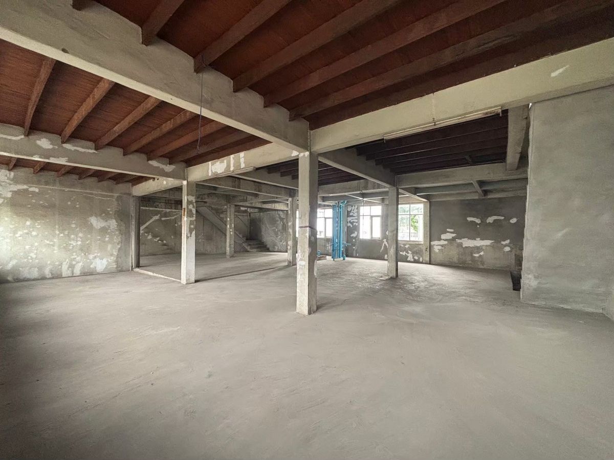 ให้เช่าอาคารพาณิชย์ลาดพร้าว เซ็นทรัลลาดพร้าว : ให้เช่า ตึกแถวลาดพร้าว 3 ชั้น 4 คูหา ตีทะลุทุกชั้น ให้เช่า สามารถดัดแปลง ทำอะไรได้หลายอย่าง ด้านหลังมีที่จอดรถ