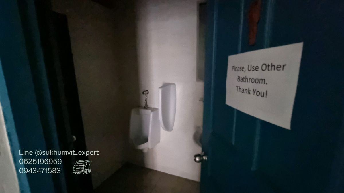 For RentRetail SpaceSukhumvit, Asoke, Thonglor : Thonglor for rent at 144 sqm. 180,000 baht, 2nd floor, suitable for restaurants, shops, showrooms in the area of ​​Thonglor.