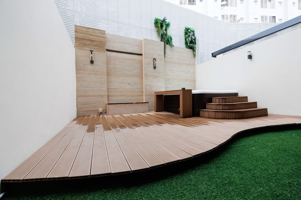 ขายทาวน์โฮมลาดพร้าว101 แฮปปี้แลนด์ : ขายพร้อมผู้เช่า กรกฏาคม 2569
ทาวน์โฮม เธอ ลาดพร้าว 93 ตกแต่งจัดเต็ม พร้อมลิฟต์ส่วนตัว อ่างจากุชชี่ Outdoor เฟอร์นิเจอร์ และเครื่องใช้ไฟฟ้า Hi-End เหมาะสำหรับครอบครัวขนาด กลาง-ใหญ่ ทำเลใจกลางเมือง ใกล้ BTS ลาดพร้าว 83