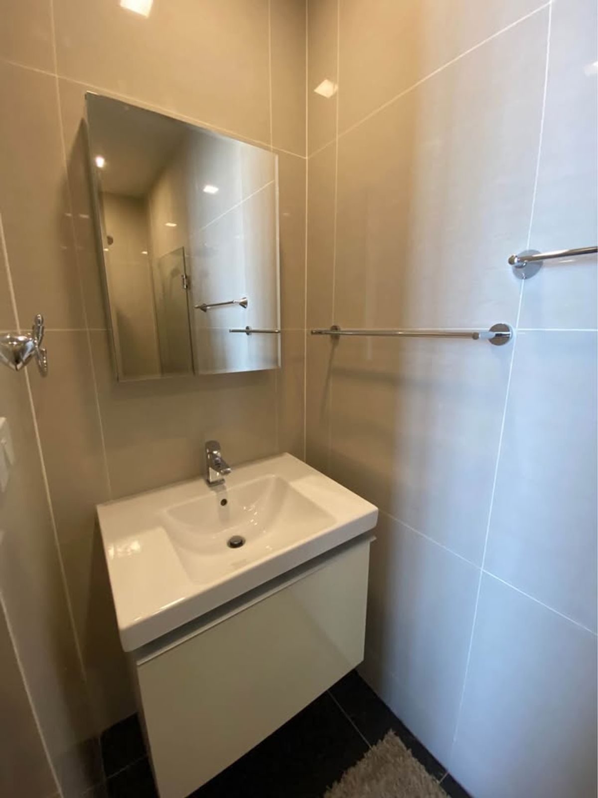 ให้เช่าคอนโดสุขุมวิท อโศก ทองหล่อ : คอนโด Park 24 ห้องสวย เฟอร์นิเจอร์ครบ พร้อมเช่าอยู่