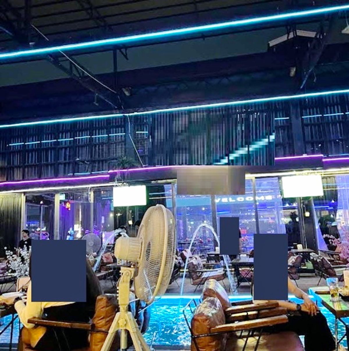 For RentShop HouseYothinpattana,CDC : MRT Ladprao 101 1.5 km. Ramkhamhaeng University 390 meters. Rent a gymnasium. Food, 30 car parks, 61-69, good location on the main road, views of the Singapore River 3.4 km.