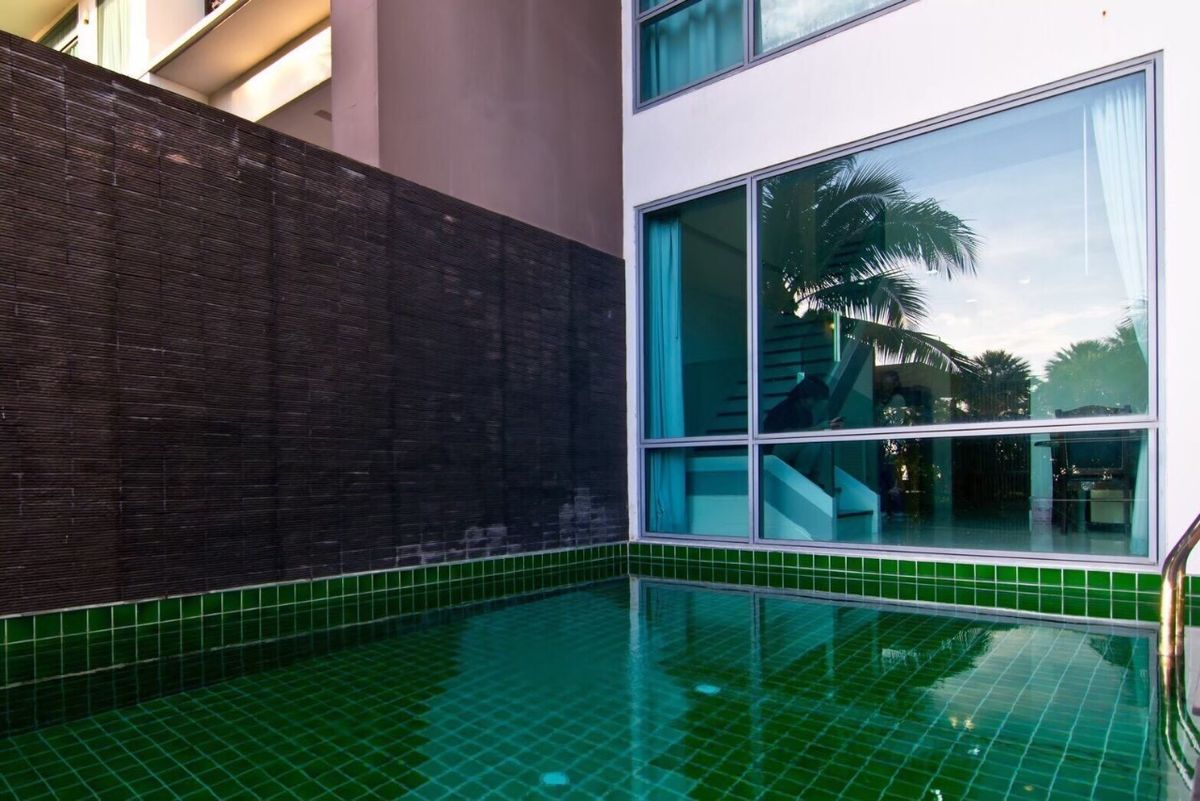 ขายคอนโดพัทยา บางแสน ชลบุรี สัตหีบ : ขาย/เช่า คอนโดสุดหรู ติดทะเล ทำเลทอง โครงการ คาซาลูนาพาราดิโซ