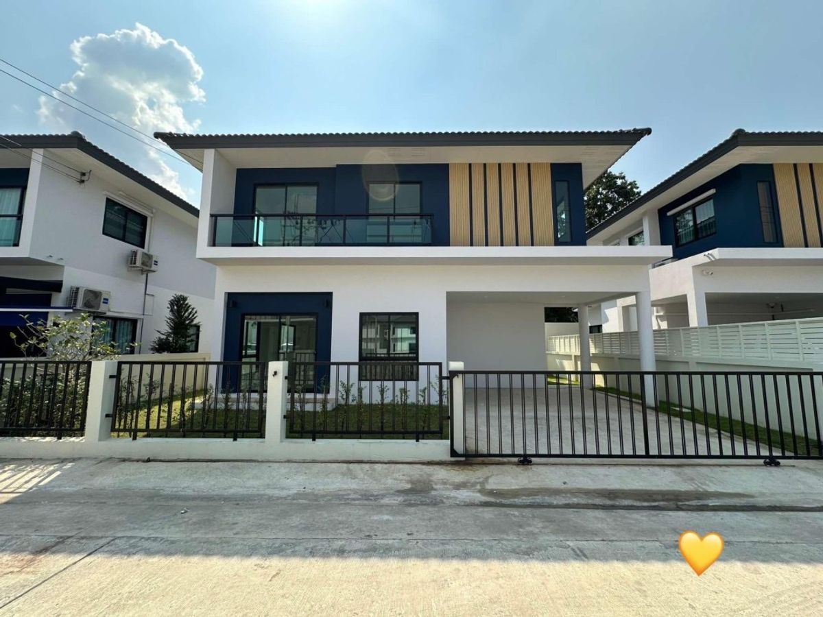 For RentHouseNawamin, Ramindra : Rent a 2 -story detached house. Furniture & amp; Electrical appliances are only 25,000 baht/month. Near motorway